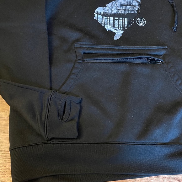 Long Sleeve Hooded Pullover - Picture 4 of 5